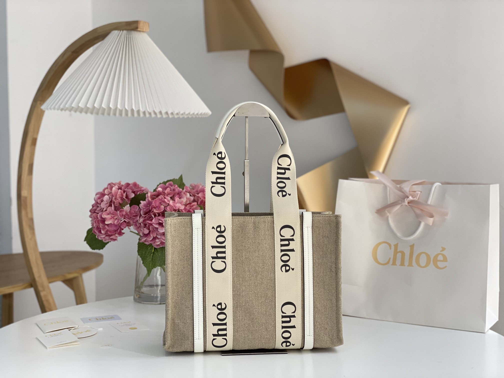 Chloe Medium Woody Tote Bag In Linen